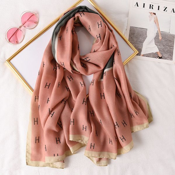 2020 scarf women's new european and american cotton and linen feel fashion fashion sunscreen scarf variety of warm shawl, Blue;gray
2020 scarf women's new european and american cotton and linen feel fashion fashion sunscreen scarf variety of warm shawl, Blue;gray