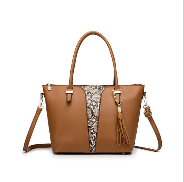popular womens handbag new shoulder bag european and american fashion womens crossbody bag portable tote bag
popular womens handbag new shoulder bag european and american fashion womens crossbody bag portable tote bag