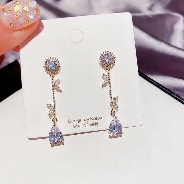 migga shining cubic zirconia flower water drop dangle earrings elegant women party gift jewelry, Silver
migga shining cubic zirconia flower water drop dangle earrings elegant women party gift jewelry, Silver