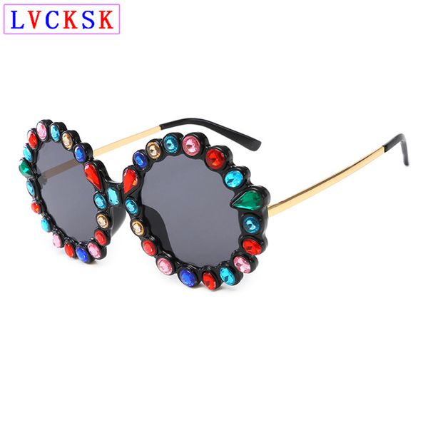 europe america fashion diamond sunglasses women beautiful travel shade sun glasses female internet celebrity eyeglasses n5, White;black
europe america fashion diamond sunglasses women beautiful travel shade sun glasses female internet celebrity eyeglasses n5, White;black