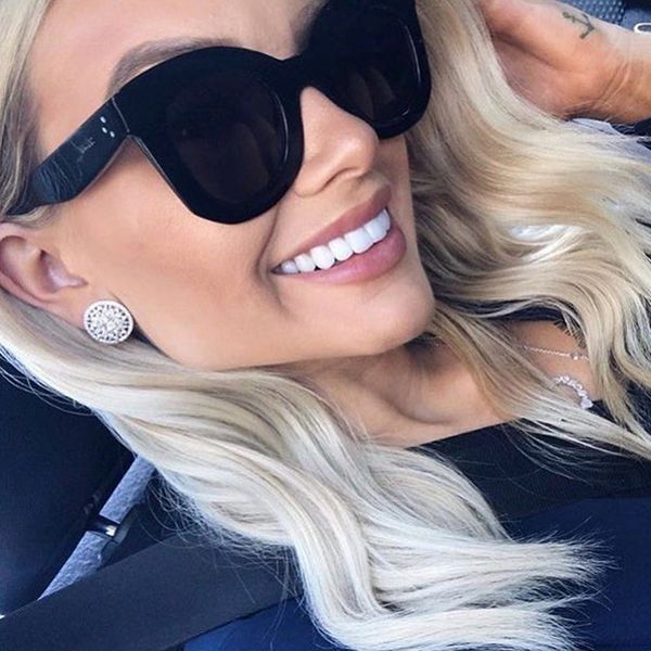 2020 fashion female rivet shades big frame style sunglasses women designer vintage sun glasses, White;black
2020 fashion female rivet shades big frame style sunglasses women designer vintage sun glasses, White;black