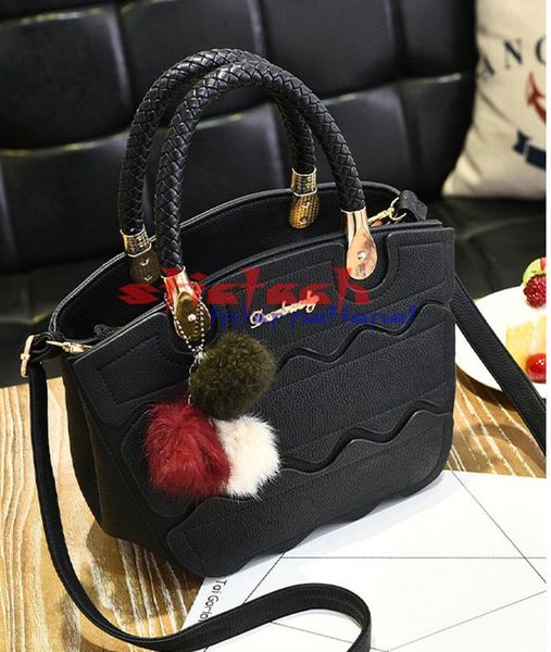 by dhl or ems 50pcs 2020 new woman fashion handbags, leisure messenger bag, geometry joint bag with small pendant
by dhl or ems 50pcs 2020 new woman fashion handbags, leisure messenger bag, geometry joint bag with small pendant