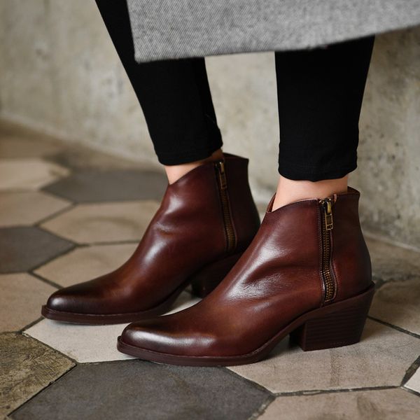 женщины ботильоны chaussure пинетки середине пятки насосов марочные pu кожа осень заостренный носок обуви женщина zapatos mujer sapato d1530, Black
женщины ботильоны chaussure пинетки середине пятки насосов марочные pu кожа осень заостренный носок обуви женщина zapatos mujer sapato d1530, Black