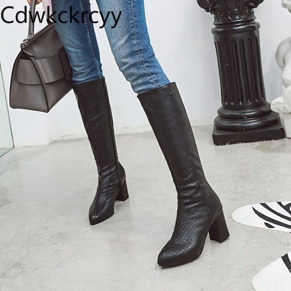 winter the new fashion round head thick heel long boots snake black plus velvet keep warm high heel women boots size 34-48 
winter the new fashion round head thick heel long boots snake black plus velvet keep warm high heel women boots size 34-48