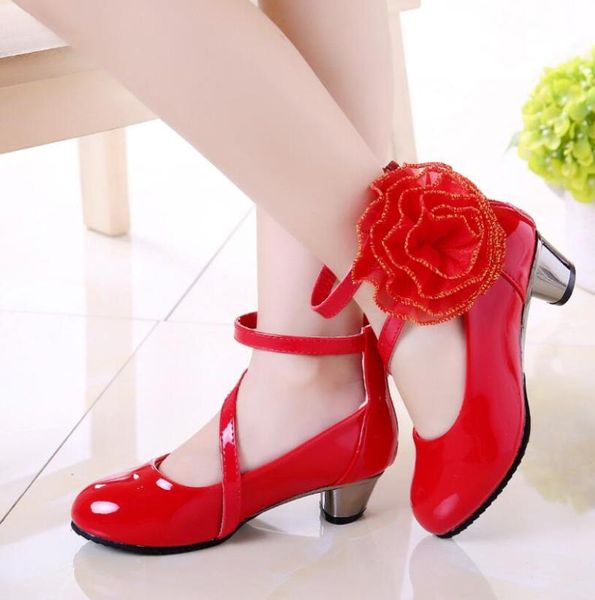 kids leather shoes girls wedding dress shoes children princess flower leather sandals for girls casual dance flat sandals, Black;grey
kids leather shoes girls wedding dress shoes children princess flower leather sandals for girls casual dance flat sandals, Black;grey