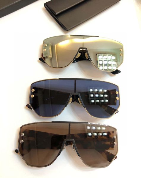 new women fashion show oversized frame sunglasses specially designed star glasses goggle uv400 protection come with box, White;black
new women fashion show oversized frame sunglasses specially designed star glasses goggle uv400 protection come with box, White;black