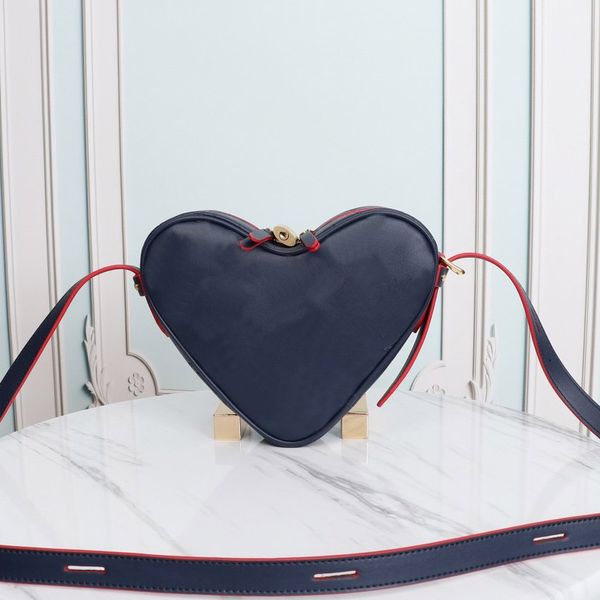 embossed letter heart shaped cross body bag women mini handbag purse lock accessory tote bag genuine leather old flower shoulder bags wallet 
embossed letter heart shaped cross body bag women mini handbag purse lock accessory tote bag genuine leather old flower shoulder bags wallet