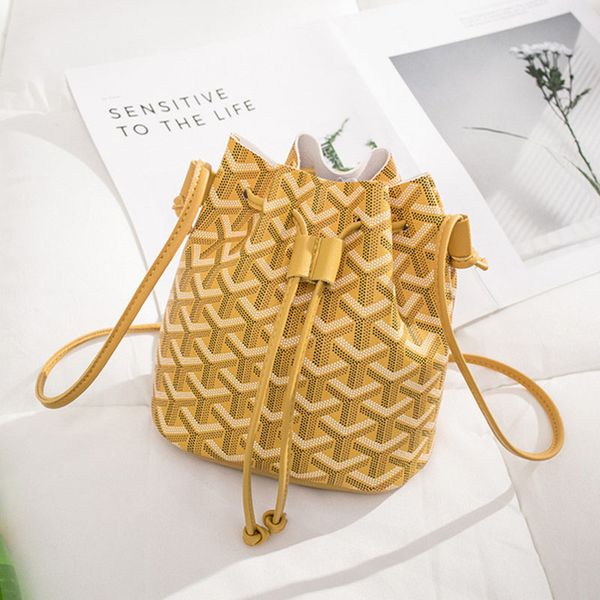 autumn winter fashion handbags 2020 new trend solid color shoulder mini messenger bag female stereoscopic cylindrical bucket bag
autumn winter fashion handbags 2020 new trend solid color shoulder mini messenger bag female stereoscopic cylindrical bucket bag