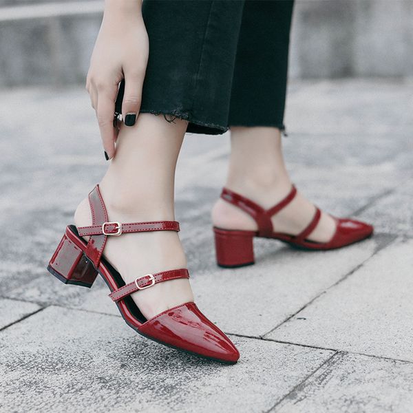 2020 new summer square middle heel sandals female patent leather a word buckle pointed toe slingbacks single shoes women sandals, Black
2020 new summer square middle heel sandals female patent leather a word buckle pointed toe slingbacks single shoes women sandals, Black