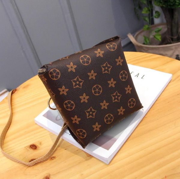 Luxury Handbag Women multifunctional single shoulder bag Crossbody Bag classic Vintage style ladies mini bags 1319820
Luxury Handbag Women multifunctional single shoulder bag Crossbody Bag classic Vintage style ladies mini bags 1319820