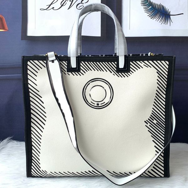 handbag purse women canvas bags tote bag fashion contrast graphics interior zip pocket gold metal large capacity package high quality
handbag purse women canvas bags tote bag fashion contrast graphics interior zip pocket gold metal large capacity package high quality
