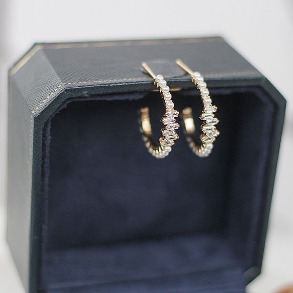 2020 new korean classic c-type zircon round hoop earrings for women fashion temperament gold color party pendiente, Golden;silver
2020 new korean classic c-type zircon round hoop earrings for women fashion temperament gold color party pendiente, Golden;silver