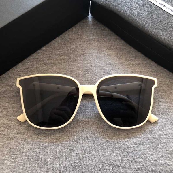 2020 brand women square frame sunglasses fashion woman vintage eyewear gentle designer sun glasses popular star gm beige glasses, White;black
2020 brand women square frame sunglasses fashion woman vintage eyewear gentle designer sun glasses popular star gm beige glasses, White;black