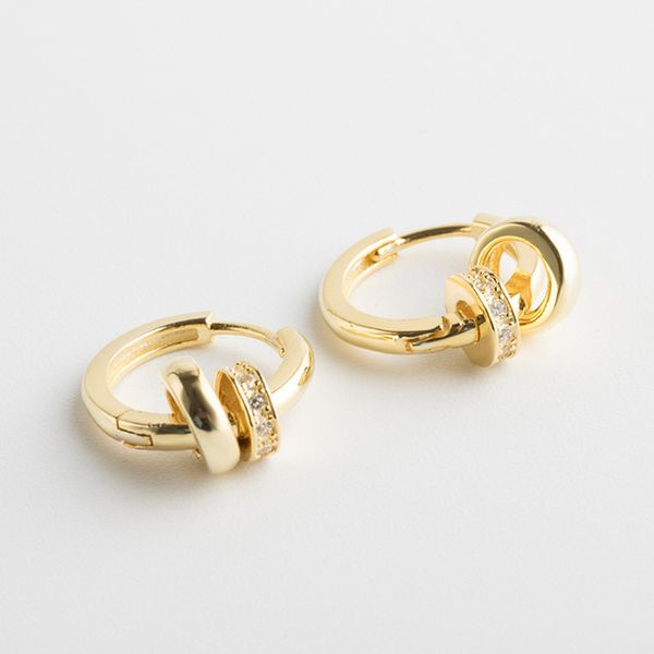 100% 925 sterling silver earrings ladies gold inlaid zircon geometric round earrings fashion girl light luxury jewelry, Golden;silver
100% 925 sterling silver earrings ladies gold inlaid zircon geometric round earrings fashion girl light luxury jewelry, Golden;silver