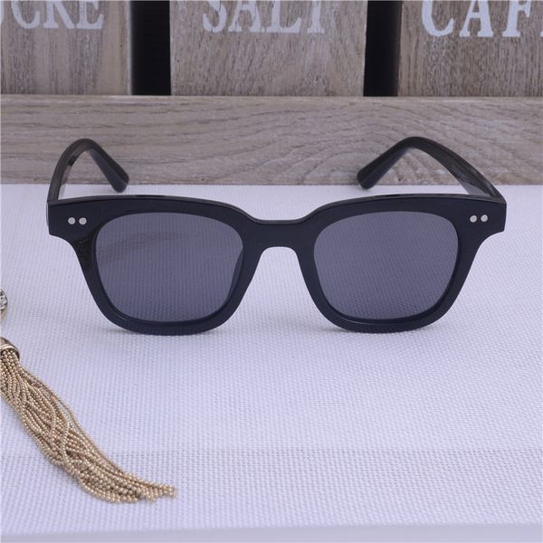 feminino 2020 new sunglasses men women brand designer goggles gold mirror sun glasses uv400 5 color, White;black
feminino 2020 new sunglasses men women brand designer goggles gold mirror sun glasses uv400 5 color, White;black