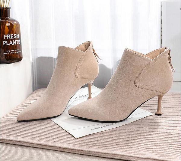 2020 fashion winter women boots luxury red bottom ankle boots for lug sole marchacroche chunky heels lady booties outdoor party wedding, Black
2020 fashion winter women boots luxury red bottom ankle boots for lug sole marchacroche chunky heels lady booties outdoor party wedding, Black