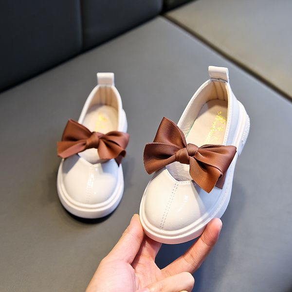 children' leather shoes princess shoes new korean version of the bowknot soft sole for girls all-match fashion, Black;grey
children' leather shoes princess shoes new korean version of the bowknot soft sole for girls all-match fashion, Black;grey