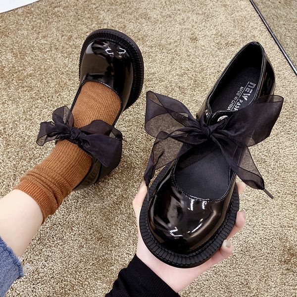 the new patent leather shoes female 2020 spring thick with deep mouth with female leather shoes in the m1137, Black
the new patent leather shoes female 2020 spring thick with deep mouth with female leather shoes in the m1137, Black