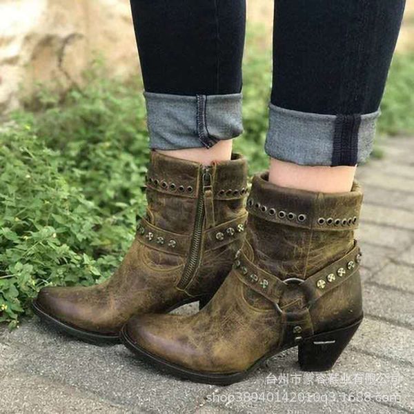 autumn 2020 new amazon selling european and american martin boots women's retro style foreign trade rivet boots casual boots, Black 
autumn 2020 new amazon selling european and american martin boots women's retro style foreign trade rivet boots casual boots, Black
