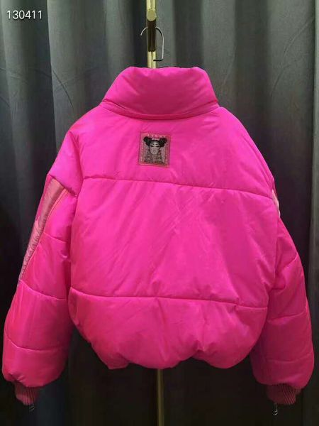 Women down designer jacket mens designer jackets classic hooded down jacket FF coats padded Europe-America womens winter jacket coat selling
Women down designer jacket mens designer jackets classic hooded down jacket FF coats padded Europe-America womens winter jacket coat selling