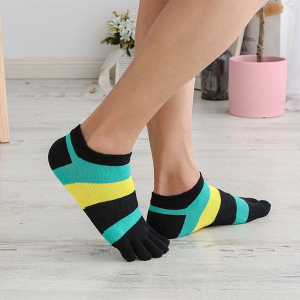 men outdoor sports socks cotton five finger socks skin-friendly toe striped finger-separated fashion casual, Black
men outdoor sports socks cotton five finger socks skin-friendly toe striped finger-separated fashion casual, Black