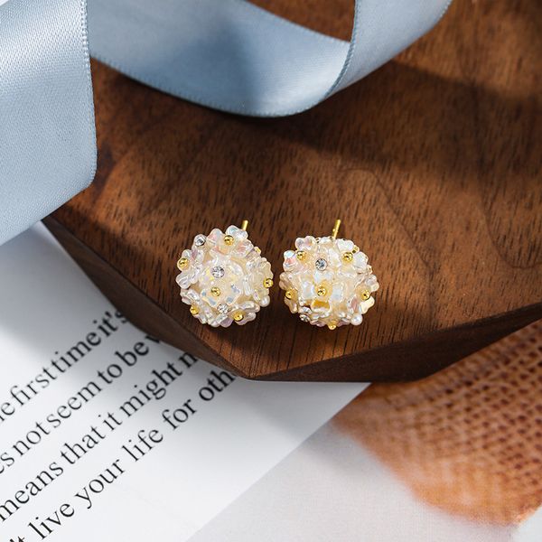 2020 new arrival classic shell cute sweet colorful flower stud earrings for women students elegant fashion pendant jewelry, Golden;silver
2020 new arrival classic shell cute sweet colorful flower stud earrings for women students elegant fashion pendant jewelry, Golden;silver