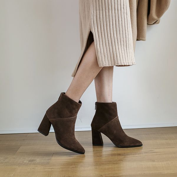 women ankle boots genuine leather plus size 22-26.5cm feet length pointed toe side zipper 2020 winter shoes women zapatos boots, Black
women ankle boots genuine leather plus size 22-26.5cm feet length pointed toe side zipper 2020 winter shoes women zapatos boots, Black