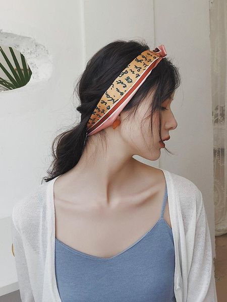 retro classic letter small silk scarf spring, summer and autumn wild professional double-sided ribbon decoration small scarf, Blue;gray
retro classic letter small silk scarf spring, summer and autumn wild professional double-sided ribbon decoration small scarf, Blue;gray