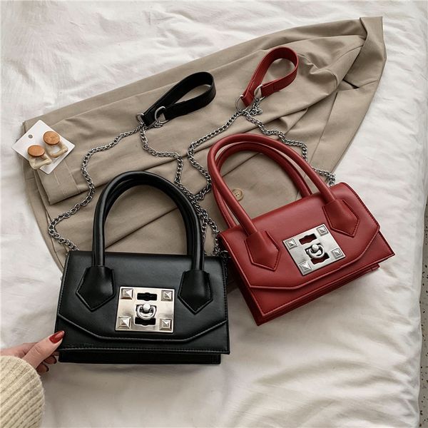 solid handbags luxury hand bag ladies chain crossbody bags for women long handle lock messenger bags small tote bag
solid handbags luxury hand bag ladies chain crossbody bags for women long handle lock messenger bags small tote bag