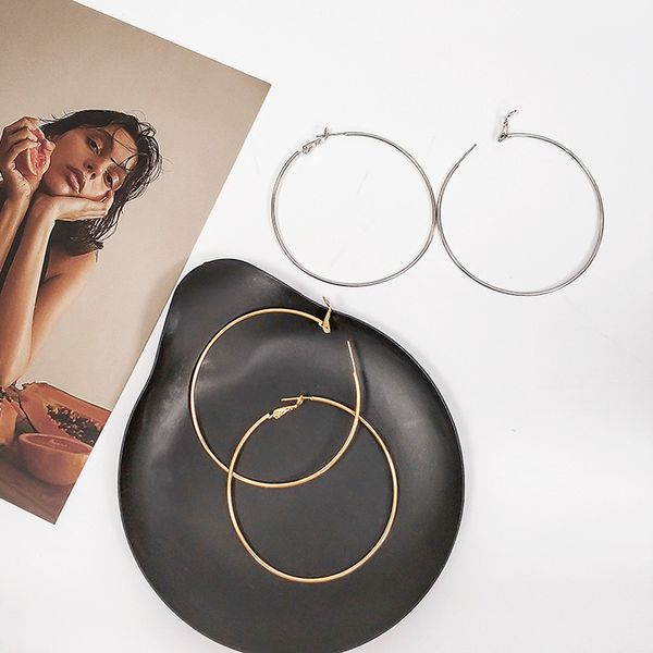 korean small hoop earrings for women geometric loop ear rings statement big round hoops huggie earrings fashion jewelry 2020, Golden;silver
korean small hoop earrings for women geometric loop ear rings statement big round hoops huggie earrings fashion jewelry 2020, Golden;silver
