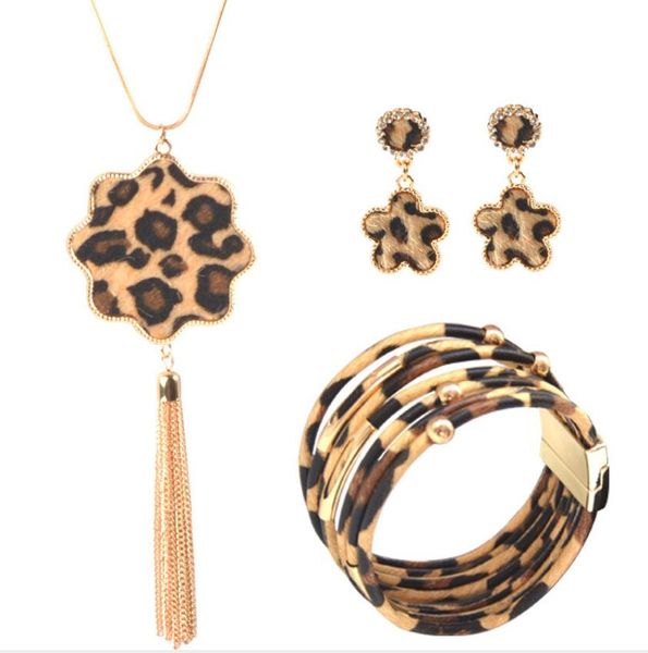 2020 european and american multi-layer leather magnet buckle bracelet small daisy bracelet set leopard print necklace earring combination, Silver
2020 european and american multi-layer leather magnet buckle bracelet small daisy bracelet set leopard print necklace earring combination, Silver