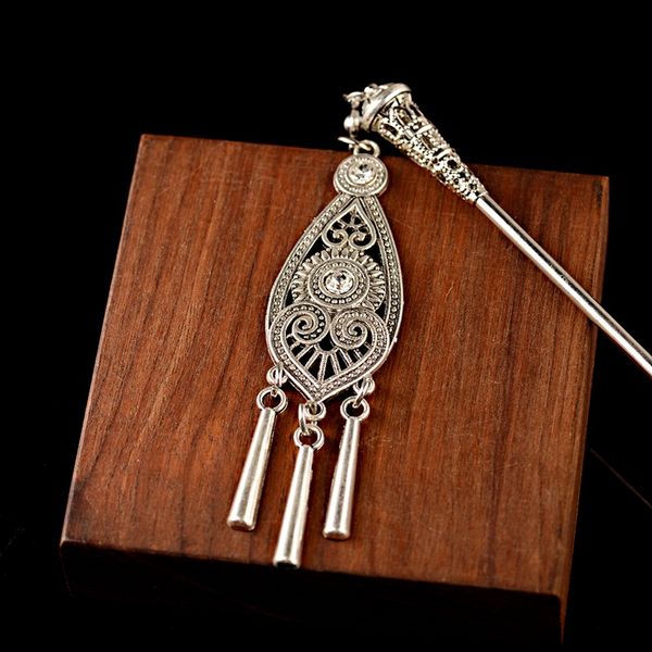 bohemia ethnic vintage gypsy tibet silver color tassel carved flower chopstick hair sticks for women hairpins jewelry horquillas, Golden;silver
bohemia ethnic vintage gypsy tibet silver color tassel carved flower chopstick hair sticks for women hairpins jewelry horquillas, Golden;silver
