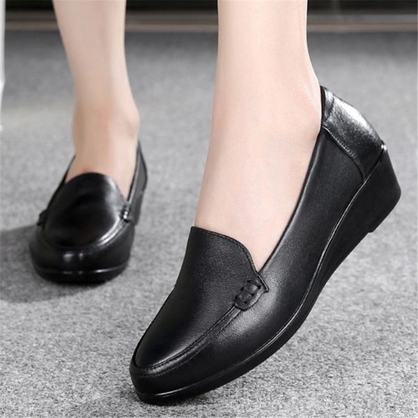 classic black genuine cow leather women soft loafers flats low wedge round toe mother platform ladies shoes zapatos de mujer
classic black genuine cow leather women soft loafers flats low wedge round toe mother platform ladies shoes zapatos de mujer