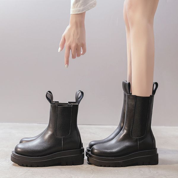 martin boots women's light and versatile european and american boots black women's 2020 new thick-soled increased leather
martin boots women's light and versatile european and american boots black women's 2020 new thick-soled increased leather
