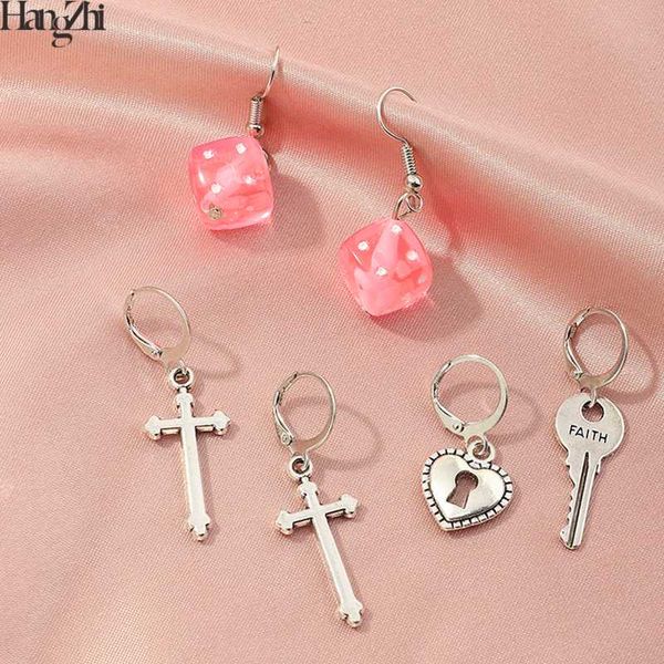 hangzhi 2020 6pcs/set new pink dice silver color cross asymmetry heart lock dangle punk hoop earrings for women men jewelry, Golden;silver
hangzhi 2020 6pcs/set new pink dice silver color cross asymmetry heart lock dangle punk hoop earrings for women men jewelry, Golden;silver