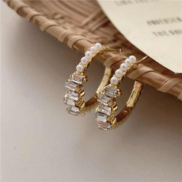 hoop & huggie korean retro pearl rhinestone golden geometric c shape earring for woman aesthetic wedding jewelry, Golden;silver
hoop & huggie korean retro pearl rhinestone golden geometric c shape earring for woman aesthetic wedding jewelry, Golden;silver