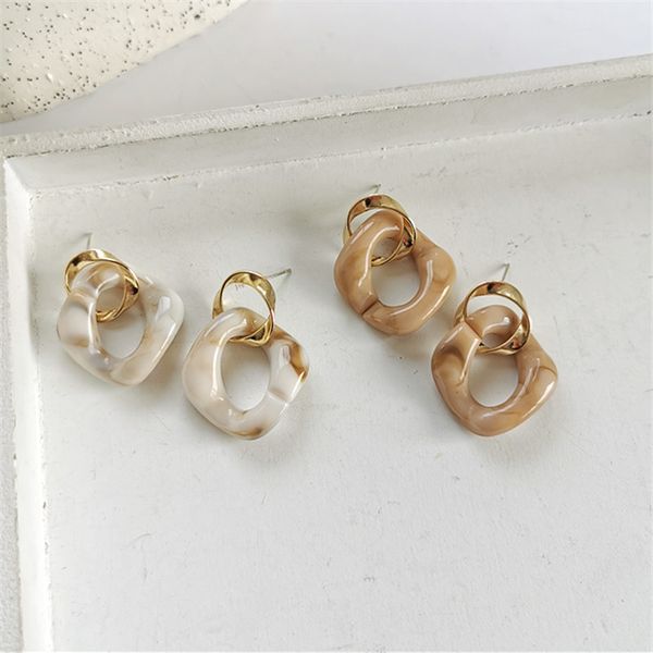 south korean women temperament earrings round metal elegant personality woman earrings stud 2020, Golden;silver
south korean women temperament earrings round metal elegant personality woman earrings stud 2020, Golden;silver