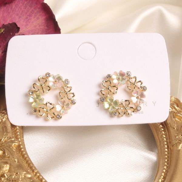 stud 2021 korea fashion jewelry handmade colorful shell flowers elegant women simple earrings, Golden;silver
stud 2021 korea fashion jewelry handmade colorful shell flowers elegant women simple earrings, Golden;silver