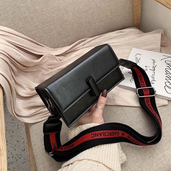 designer women's bag 2020 spring new korean version of the trend of wild texture messenger bag fashion shoulder small square
designer women's bag 2020 spring new korean version of the trend of wild texture messenger bag fashion shoulder small square