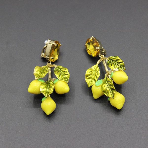 stud 2021 fashion catwalk section baroque earrings lemon leaves large circle temperament retro big 355, Golden;silver
stud 2021 fashion catwalk section baroque earrings lemon leaves large circle temperament retro big 355, Golden;silver