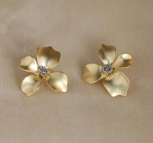 s925 silver needle copper retro stud earrings sweet girl fashion designer flower earrings jewelry for party ing, Golden;silver
s925 silver needle copper retro stud earrings sweet girl fashion designer flower earrings jewelry for party ing, Golden;silver