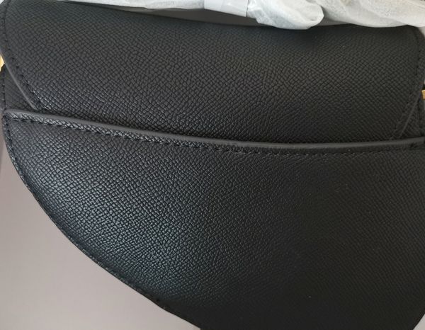 2020 solds womens bags classic ladies saddle bag womens fashion handbags fashion metal letter handbag style awesome accesso 
2020 solds womens bags classic ladies saddle bag womens fashion handbags fashion metal letter handbag style awesome accesso