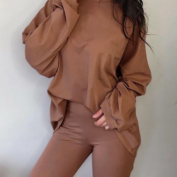 женщины вокруг шеи batwing с длинным рукавом t-shirt solid color узкие шорты костюм наборы, Gray
женщины вокруг шеи batwing с длинным рукавом t-shirt solid color узкие шорты костюм наборы, Gray