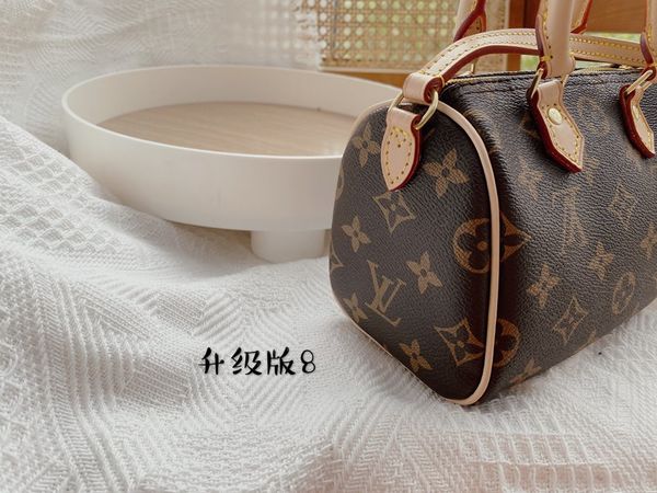 luxury bags luxury message classic brand ladies handbags cross shoulder bag women outdoor fanny waist body brand designer pack b totkh, Red;black
luxury bags luxury message classic brand ladies handbags cross shoulder bag women outdoor fanny waist body brand designer pack b totkh, Red;black