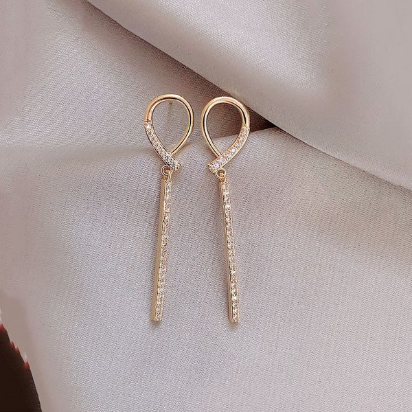 dangle & chandelier trendy fashion geometric knot long drop earring mosaic cubic zircon gold color strip jewelry for women s-e1103, Silver
dangle & chandelier trendy fashion geometric knot long drop earring mosaic cubic zircon gold color strip jewelry for women s-e1103, Silver