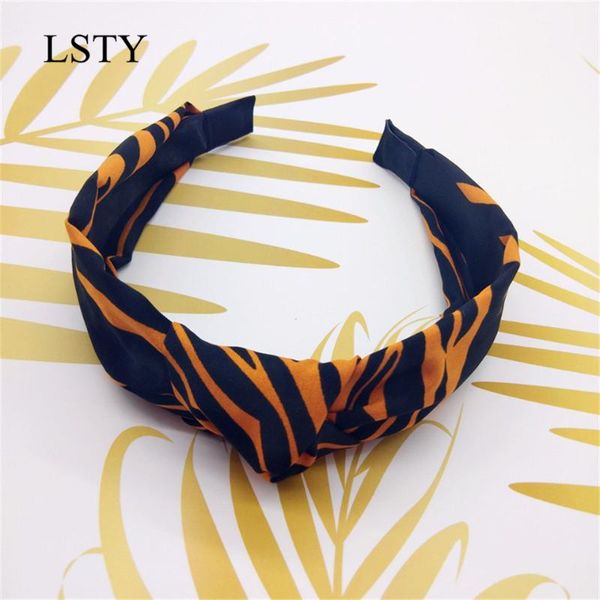 hair accessories internet style leopard print headband cute and sweet korean creative fresh wild female
hair accessories internet style leopard print headband cute and sweet korean creative fresh wild female