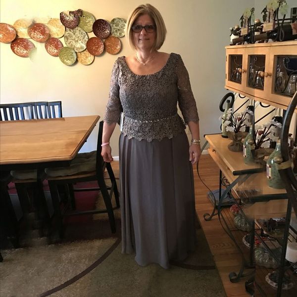 2020 lace mother of the bride dresses scoop neck plus size silver grey three quarter sleeve chiffon long prom party dress with beaded sash, Black;red
2020 lace mother of the bride dresses scoop neck plus size silver grey three quarter sleeve chiffon long prom party dress with beaded sash, Black;red