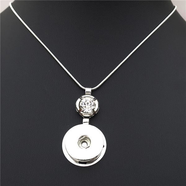 crystal rhinestone copper 18mm snap buttons necklace with snake chain, Silver 
crystal rhinestone copper 18mm snap buttons necklace with snake chain, Silver