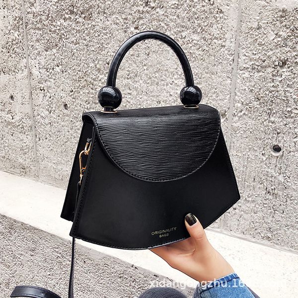 2020 new european and american fashion women's handbag shoulder bag korean bucket bag
2020 new european and american fashion women's handbag shoulder bag korean bucket bag
