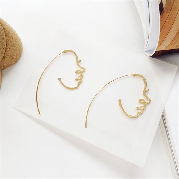 2020 women earrings contracted hollow out personality face fashion ladies earrings elegant geometric golden earringsjewelrygifts, Golden;silver
2020 women earrings contracted hollow out personality face fashion ladies earrings elegant geometric golden earringsjewelrygifts, Golden;silver